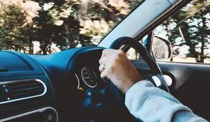 3 Benda Yang Tidak Sebaiknya Disingkirkan Dari Interior Mobil Anda