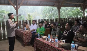 Polres Lampung Timur Adakan Jumat Curhat, Kapolres Duduk Bersama Masyarakat Bandar Sribhawono