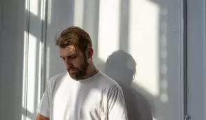 Fenomena Menarik, Mengapa Beberapa Orang Suka Ngomong Sendiri Tanpa Kelainan Mental?