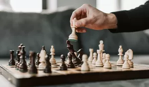 Olahraga Dan Permainan Yang Sering Dimainkan Oleh Para Cowok Tua Dan Muda Di Lingkungan Rumah Kita