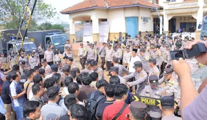 Polres Lampung Utara Latih Pengamanan Untuk Antisipasi Aksi Unjuk Rasa Di Pemilu 2024