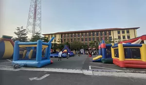 Hadirkan Karnaval Penuh Kebahagiaan, Ribuan Anak Yatim Piatu Padati Mapolda Lampung