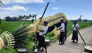 Lomba Penjor Hias Di Lombok Tengah, Menggali Kreativitas Seni Generasi Muda Sekaa Teruna Teruni Setempat