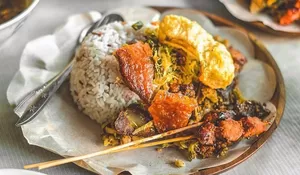 Menikmati Babi Guling Dengan Segelas Air Hangat Atau Teh Akan Lebih Bermanfaat, Ini Alasannya