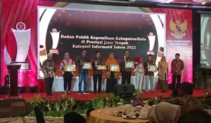 Bawaslu Grobogan Raih Predikat Badan Publik Informatif