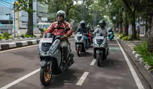 NIKMATI PENGALAMAN BERKENDARA PRAKTIS BERSAMA LEXi LX 155 SERIES DI KOTA PARIS VAN JAVA