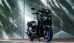 YAMAHA XMAX TAMPIL ELEGAN DENGAN AURA LEBIH SPORTY