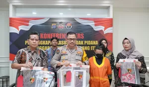 YR KETANGKAP JUAL FOTO VULGAR PRIBADI DI MEDSOS