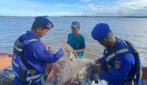 DITPOLAIRUD POLDA KALTIM PERKETAT PATROLI DI PERAIRAN, CEGAH PRAKTIK PENANGKAPAN IKAN MERUSAK