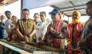 SEKOLAH PINTAR DI SEPAKU DIRESMIKAN MENTERI ABDUL MU'TI