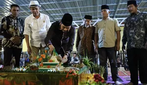 HUT KE-15 DESA GIRIPURWA, WAKIL BUPATI PPU SEBUT GOTONG ROYONG KUNCI KEMAJUAN DESA