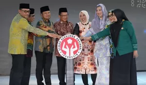 PANGGUNG KRIYA NASIONAL DI BALIKPAPAN DITUTUP, MENDAGRI SOROTI POTENSI PASAR GLOBAL