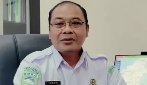 HUJAN MASIH TURUN DI MUSIM KEMARAU, KALTIM TETAP WASPADA KARHUTLA