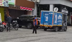 BASTIAN ZARKASYI : JUKIR RESMI WAJIB GUNAKAN ID, ROMPI, DAN KARCIS