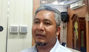 PENGUSAHA REKLAME TERKENDALA PBG