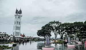 100 Tahun Jam Gadang: Ikon Bukittinggi yang Menjadi Penjaga Sejarah dan Kebanggaan Minangkabau