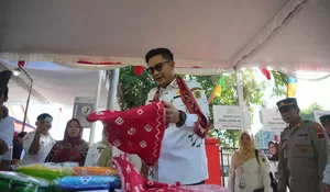 Sprei Jumputan Karya Warga Ceporan Curi Perhatian Bupati Klaten di Acara Sambung Rasa