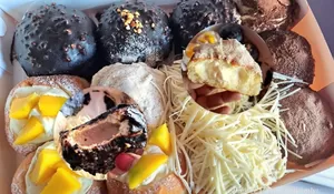 Pesanan Mengantre, Donat Gadisha Jadi Buruan! Belum Coba? Lidah Anda Belum Beruntung