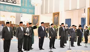 Prabowo Lantik 7 Pejabat Baru, Letjen Kristomei Sianturi Resmi Jadi Kepala BNPB