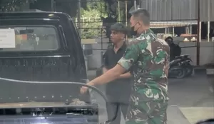 Antrean BBM Bali Mengular, Gubernur Koster Minta TNI Turun Langsung ke SPBU