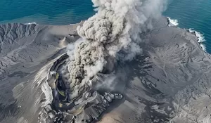 Anak Krakatau Erupsi 5 Kali, Abu Vulkanik Capai 4.000 Kaki dan Bergerak ke Banten