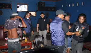 Polres Bulukumba Gelar Operasi KRYD di Wisata Bira, Tes Urine dan Periksa Senjata Tajam Pegunjung