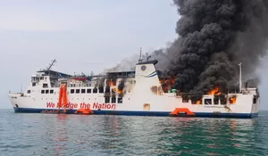 KMP Batumandi Terbakar Saat Hendak Sandar di Merak, 420 Penumpang Berhasil Dievakuasi