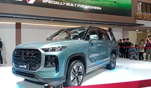 Menjaga Performa Optimal Mobil Hybrid Saat Musim Hujan Tiba