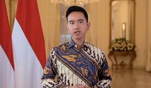 Gugatan Ijazah Gibran Kandas di MK, Tim Kuasa Hukum Langsung Sujud Syukur