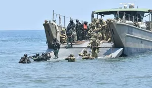 Latgabma Keris Woomera 2026, TNI AL dan ADF Tingkatkan Kemampuan Operasi Amfibi di Situbondo