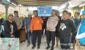 Korban Kapal Virgo Transport Tiba di Rumah Duka, Polsek Gandusari Sampaikan Belasungkawa