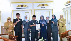 Bupati Blitar Apresiasi Guru Berprestasi, Dorong Literasi hingga Kiprah Internasional
