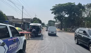 Kecelakaan Truk dan Kawasaki Ninja di Talun Blitar, Dua Remaja Dilarikan ke Rumah Sakit