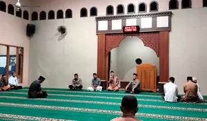 Dekat dengan Warga, Polsek Garum Rutin Gelar Patroli Subuh dan Curhat Kamtibmas