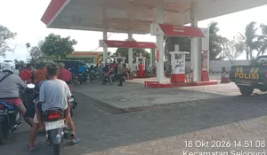 Polres Blitar Pastikan Antrean BBM Terkendali, Imbau Warga Hindari Pembelian Berlebihan
