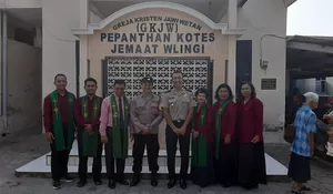 Minggu Kasih, Polsek Gandusari Sapa Jemaat GKJW Kotes dan Perkuat Toleransi Antarumat Beragama