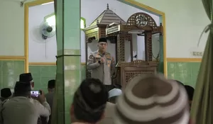 Jumat Keliling di Panggungrejo, Kapolres Blitar Ajak Warga Bersinergi Jaga Keamanan