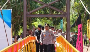 Wujudkan Instruksi Presiden, Wakapolri Resmikan Dua Jembatan Perintis "Dhira Brata" di Kolaka