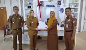 Tunjuk Pelaksana Tugas Camat Poasia, Wali Kota Tekankan Layanan Publik dan Kebersihan
