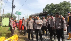 Tinjau Lokasi Banjir di Wanggu, Wakapolda Sultra Pastikan Keselamatan dan Kebutuhan Warga Terpenuhi