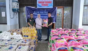 Bank Sultra Salurkan Ratusan Paket Sembako untuk Korban Banjir Kendari