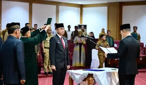 Lantik Muh Fadlansyah jadi Pj Sekda, Gubernur Sultra Tekankan Optimalisasi Organisasi Pemerintahan