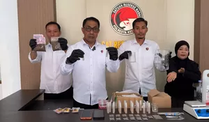Polisi Bongkar Tempat Pembuatan Tembakau Sintetis di Perumahan Kota Kendari 