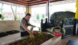 Jelang Hari Bhayangkara ke-80, Kapolri Jadikan Ziarah ke Makam Presiden RI Terdahulu Sebagai Momentum Refleksi Nilai Kebangsaan