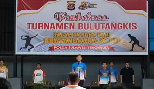 Kapolda Sultra Resmi Buka Turnamen Bulutangkis Dalam Rangka Hari Bhayangkara ke-80