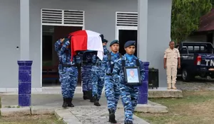TNI AU Berduka, Serda Rangga Gugur Usai Selamatkan Pelajar Terseret Arus Pantai Nirun Elaar Ngursoin
