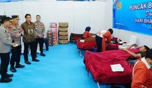 Hadiri Bakti Kesehatan Hari Bhayangkara, Kapolri Luncurkan Kartu Bhayangkara Prioritas untuk Buruh
