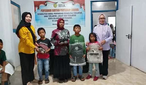 Pemkot Baubau Salurkan Bantuan Sandang dan Alat Sekolah Untuk Anak-Anak Membutuhkan