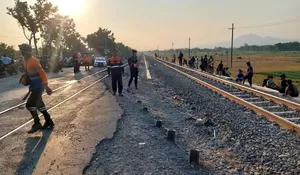 KA Logawa Tabrak Truk di Nganjuk, Tiga Kereta Tujuan Surabaya Terlambat