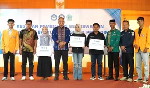 Pemkab Konawe Serahkan Bantuan Beasiswa Pendidikan, 